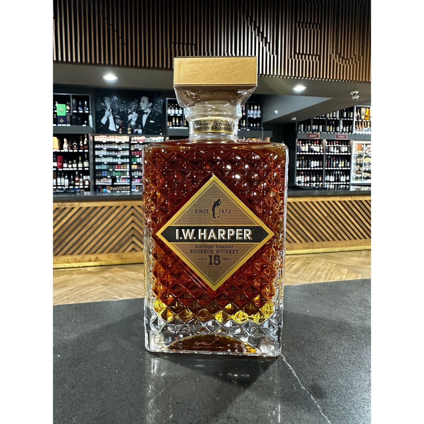 I.W. HARPER | KENTUCKY STRAIGHT BOURBON WHISKEY | AGED 15 YEARS